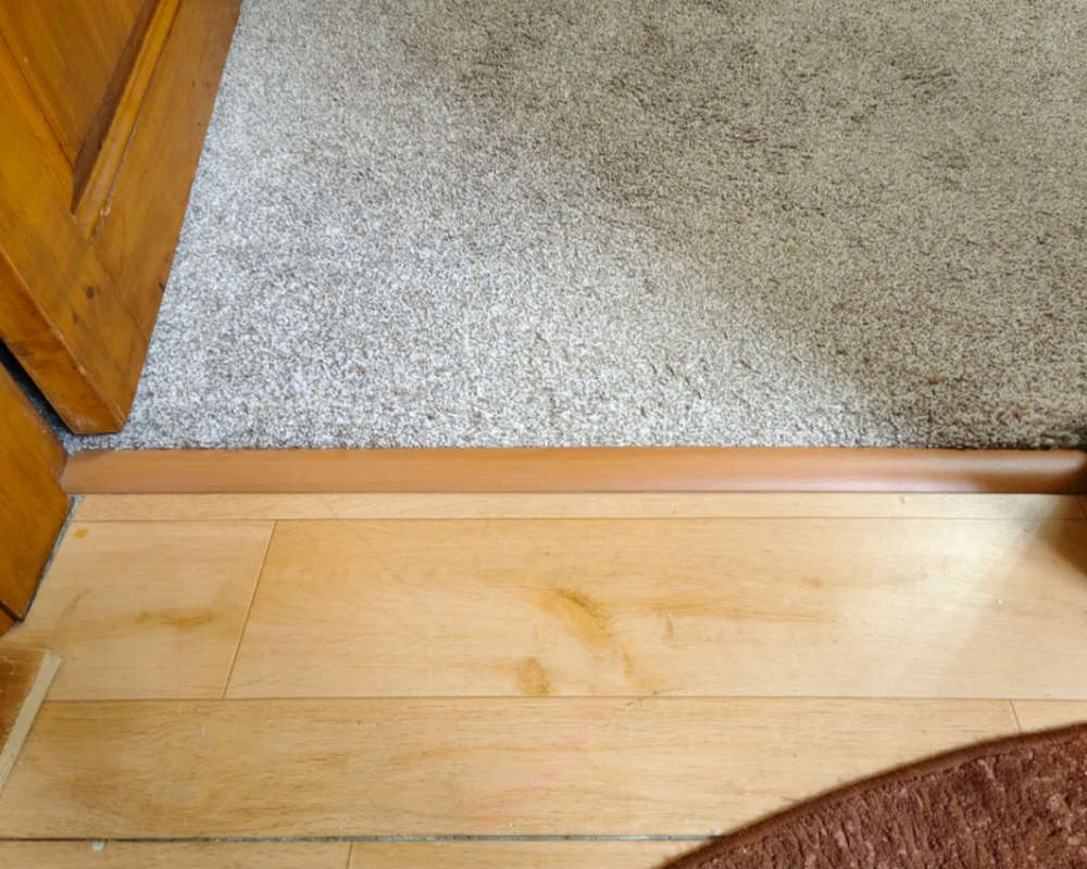 Самоклеящийся порог ЛС 35.1800.4088 Орех