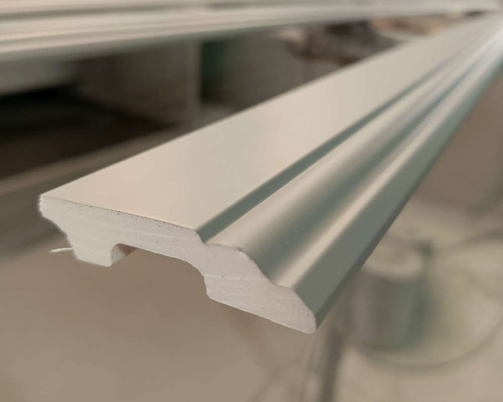 Плинтус из полистирола высокой плотности Волшебная Палочка 80*12*2000. MSPOL 102. Окраска включена в стоимость