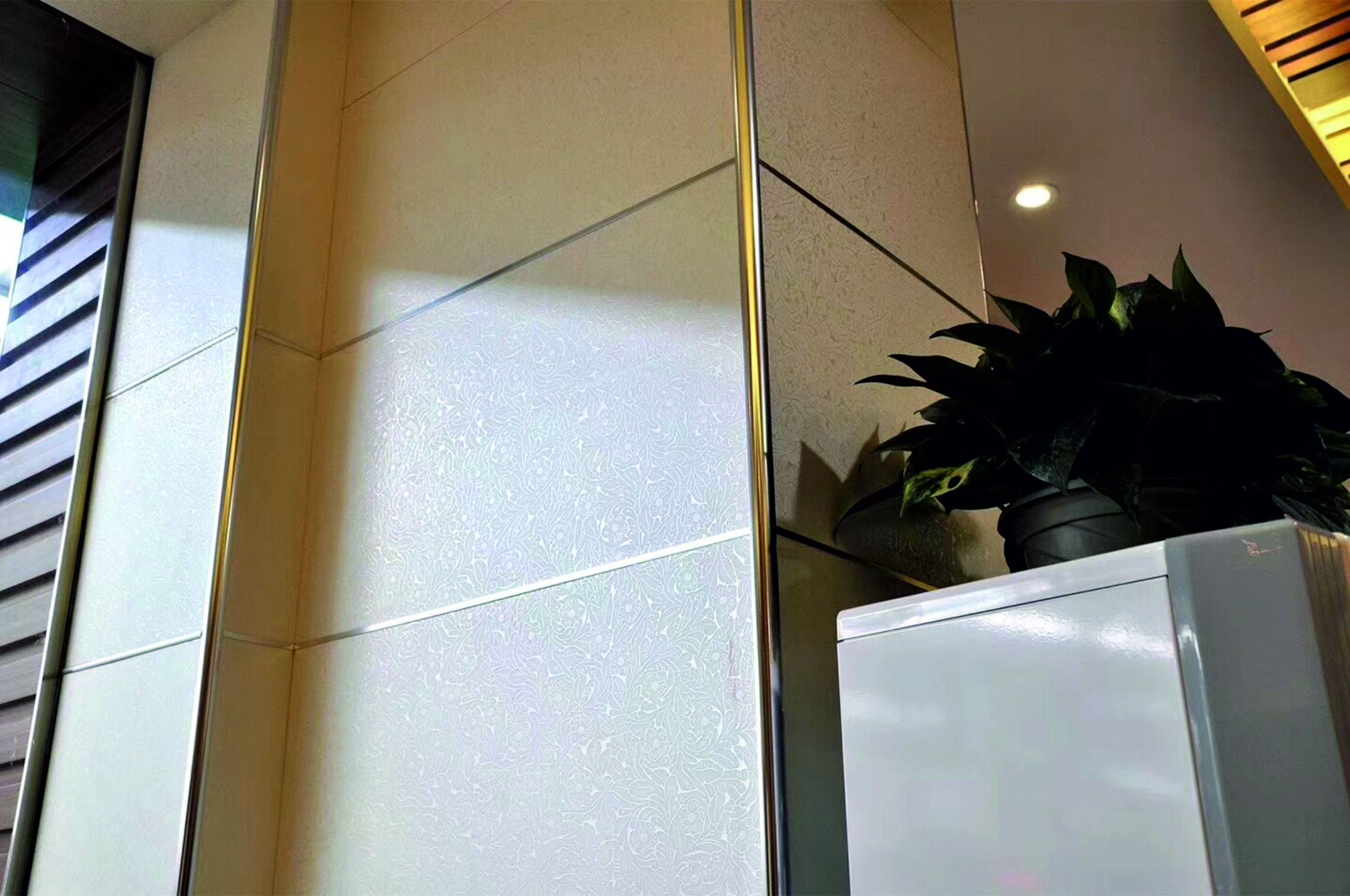 Профиль для плитки внешний Волшебная палочка MSPK 03.2500.PB латунь полированная 10мм*2,5м