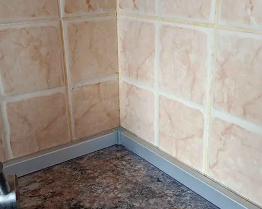 Плинтус для столешниц прямоугольный Алюминий 25*10мм 3,05м. Серебро