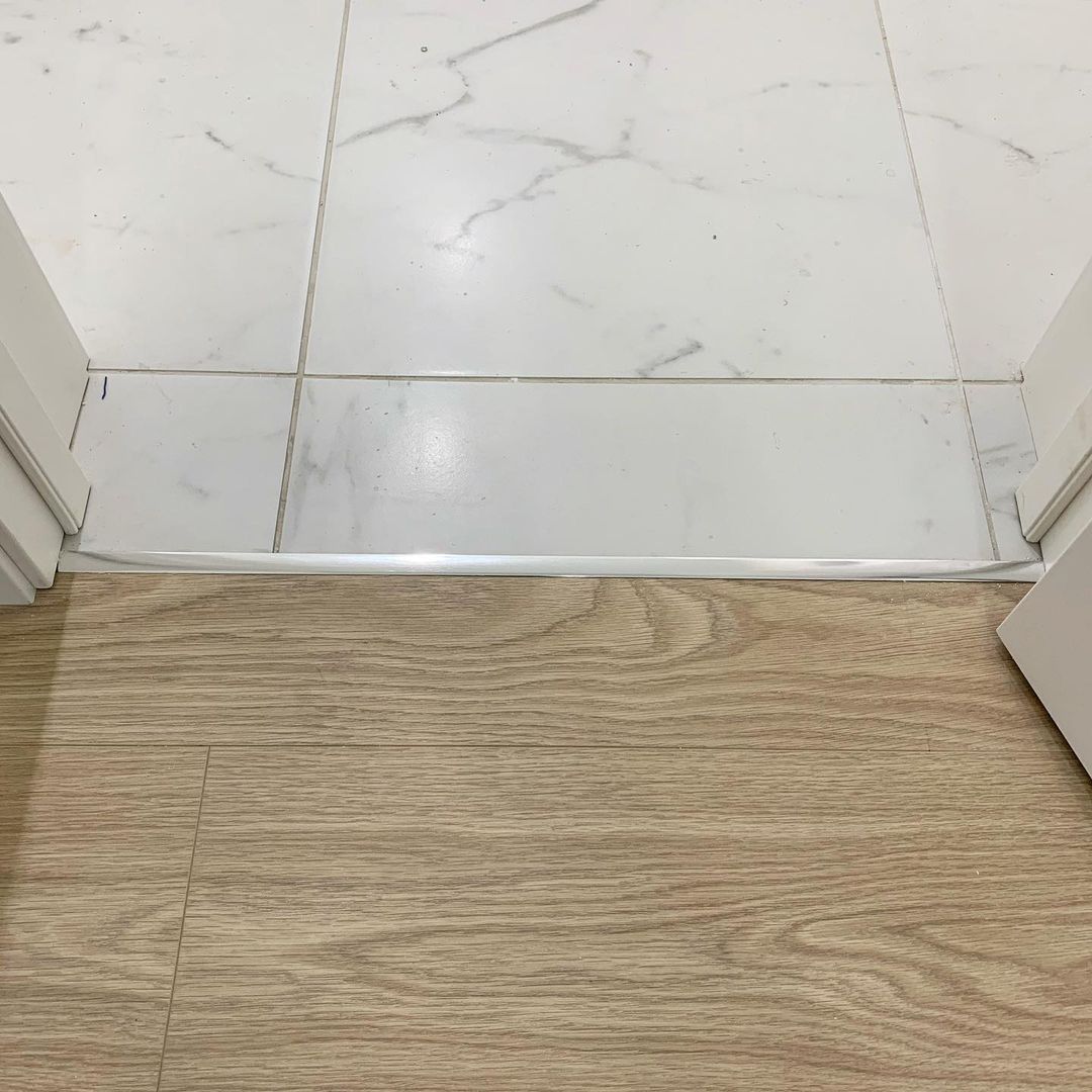 Алюминиевый  профиль ПТ-18 (659)  серебро/мат 2,7 м