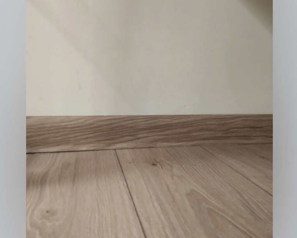 Плинтус ПВХ Идеал Классик 70мм 2,2м 321 Падук