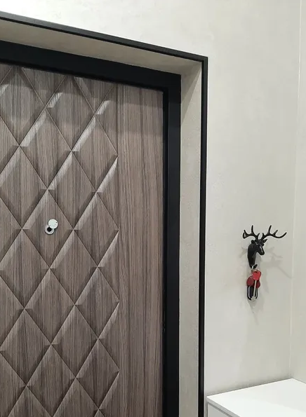 Профиль угловой Волшебная палочка MSUP 04-27.2700.15 15*15мм 2,7м Черный