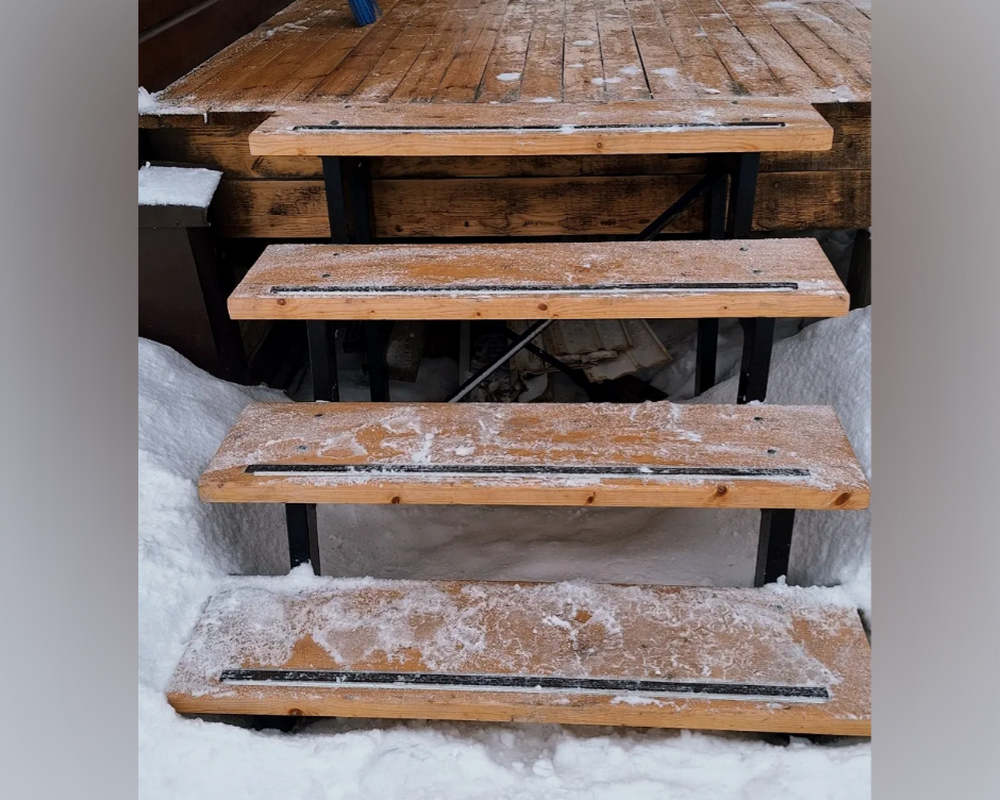 Порог одноуровневый ПС 08.900.01лч Серебро