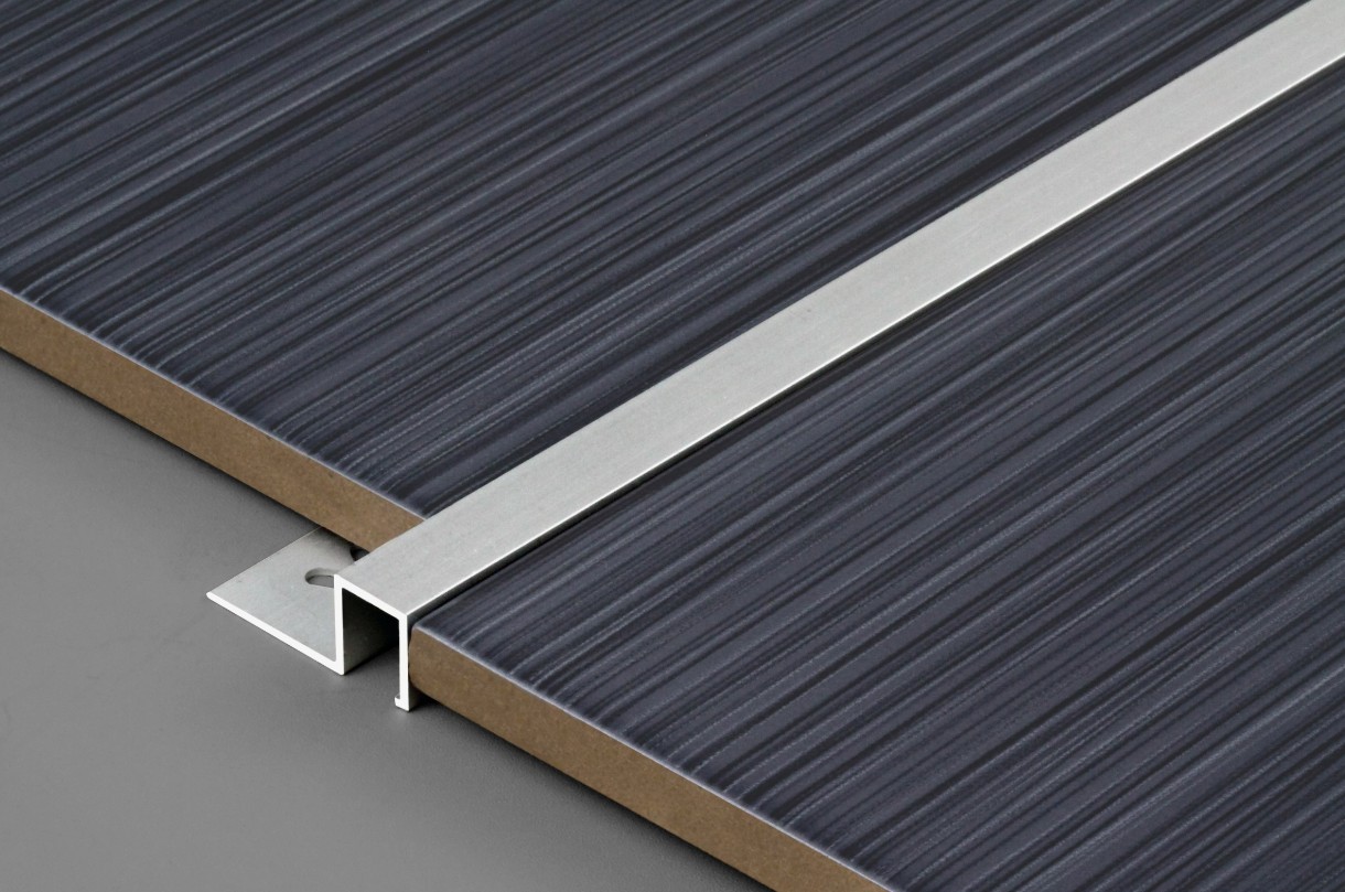 Профиль окантовочный ПК 11-10.2700.215 Черный