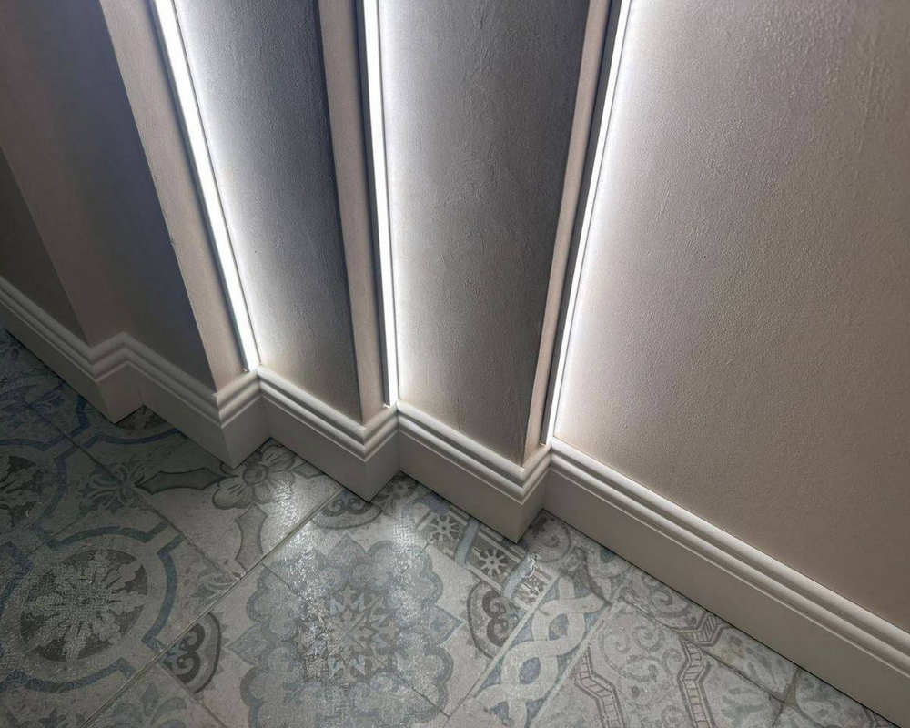 Плинтус СОЛИД 1 UHD 06/105C 105*14*2000. Окраска включена в стоимость