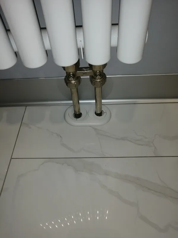 Двойной обвод для труб ПВХ d25 Белый