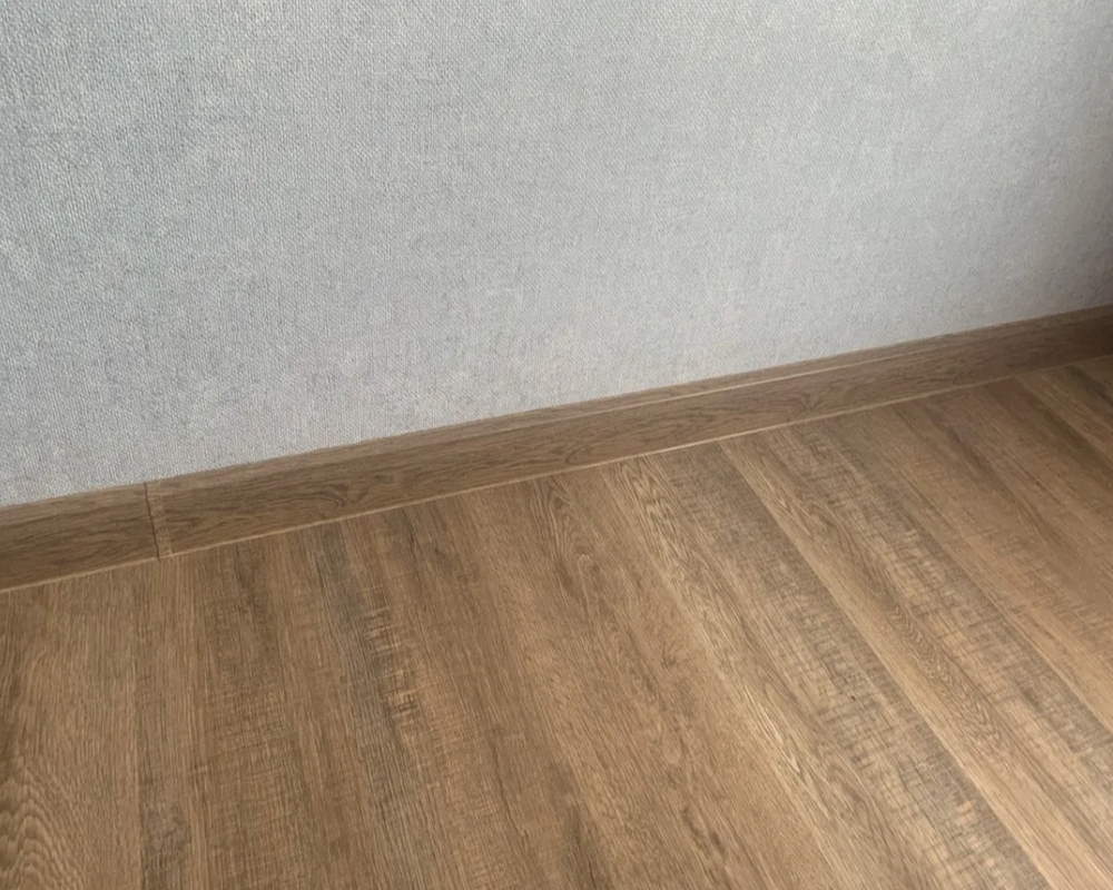 Плинтус ПВХ Волшебная палочка 70мм Home 2,2м 7018