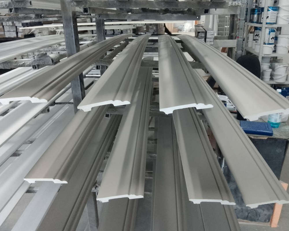 Плинтус СОЛИД 1 UHD 01/80 80*12*2000. Окраска включена в стоимость