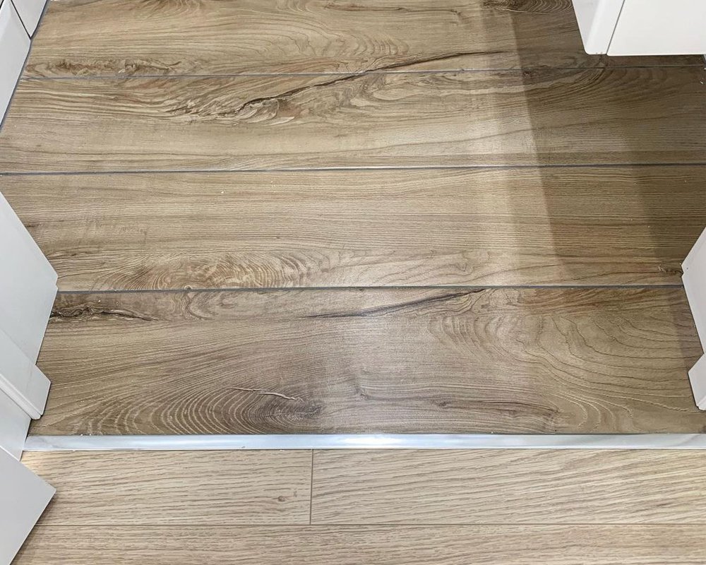 Профиль НЕПЛИНТУС UL20X6-01L 20х6х2000мм Серебро матовое