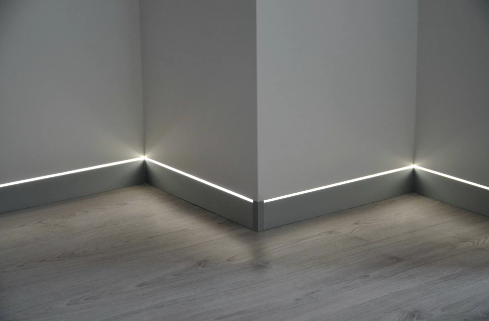 Плинтус алюминиевый Progress PKLEDAA 100A 2,0м 100 мм Серебро