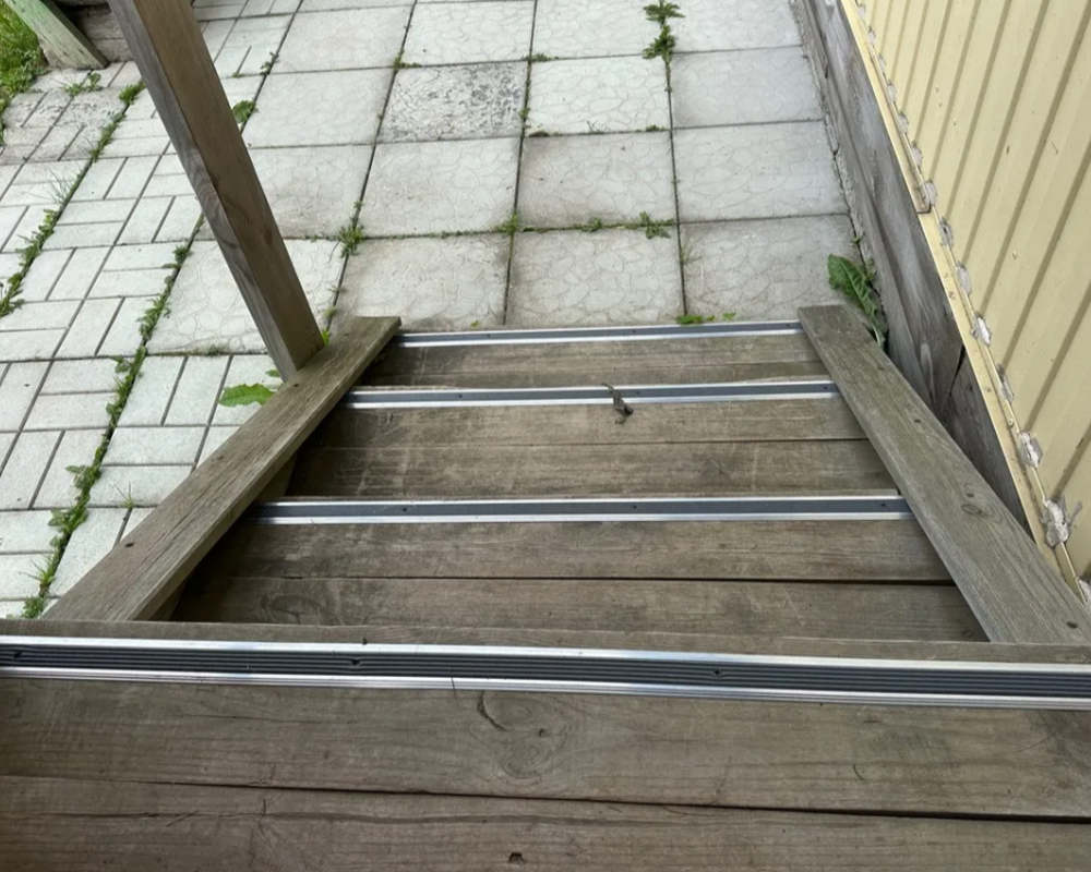 Порог одноуровневый ПС 08.900.01лч Серебро