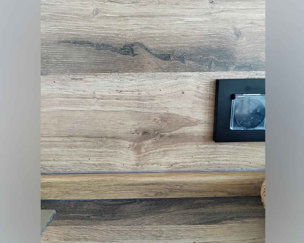 Плинтус для столешниц прямоугольный ПВХ Волшебная палочка 25*12мм 3м 2052 Дуб вотан