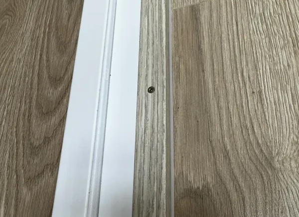 Порог угловой ПУ 03.900.083н Бук натуральный