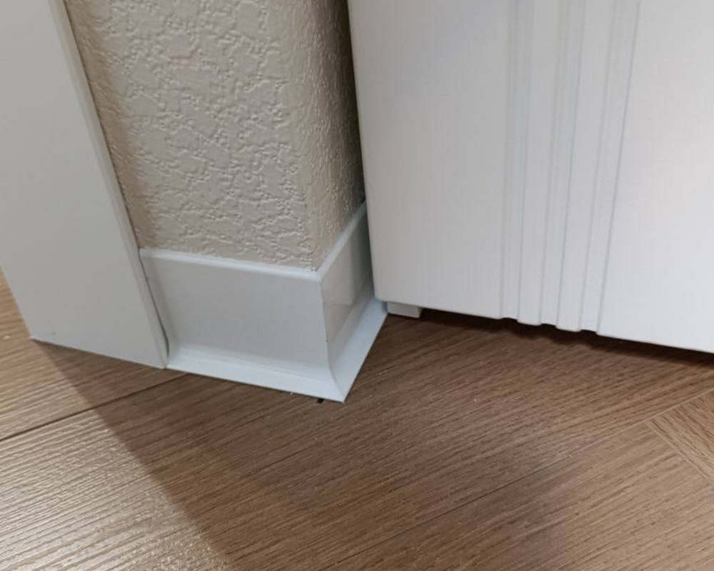 Плинтус алюминиевый Волшебная Палочка 60 мм 3,0 м Белый глянец